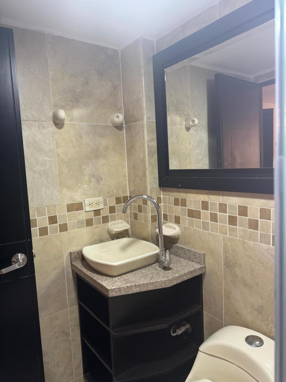 Apartahotel Bogota Gran Marquez, Apartaestudios Y Habitaciones Екстериор снимка